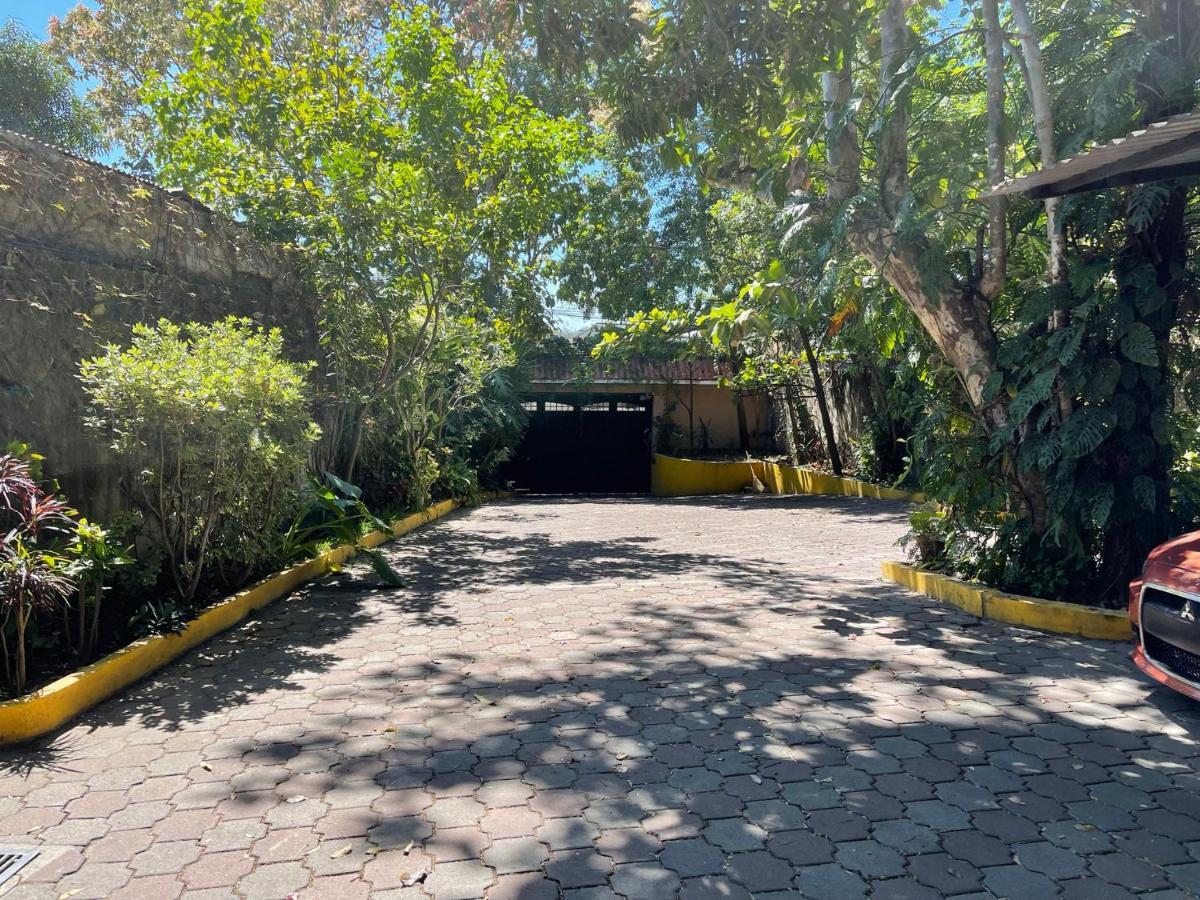Villa Las Flores Сан Салвадор Екстериор снимка